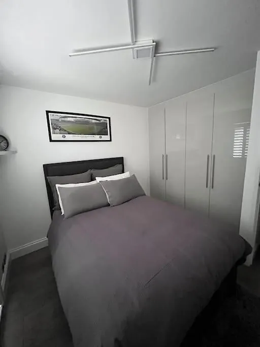 Luxury Ground Floor Maisonette Hounslow 0*,  Wielka Brytania
